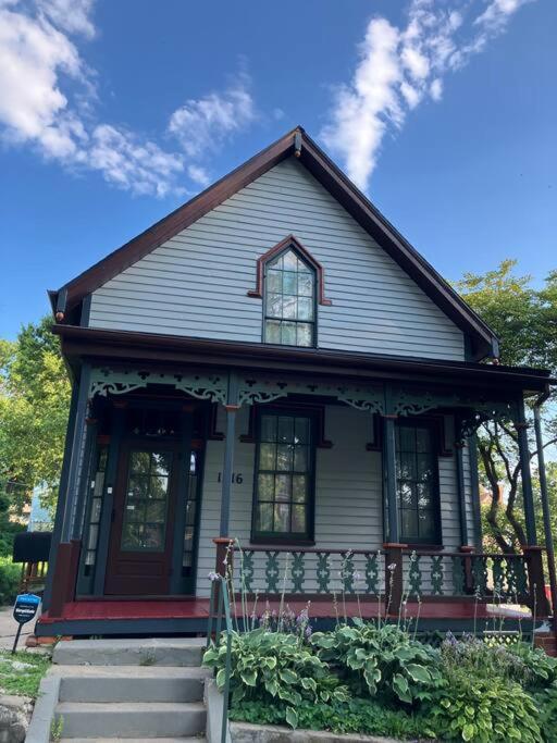 1867 Gothic Vandeventer Home Сейнт Джоузеф Екстериор снимка
