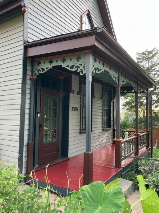 1867 Gothic Vandeventer Home Сейнт Джоузеф Екстериор снимка